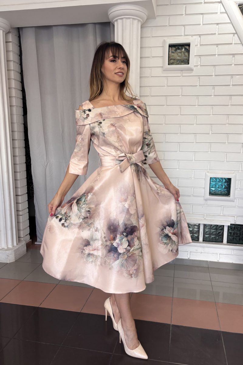 Adél masnis, virágmintás, A-vonalú ruha – púderrózsaszín