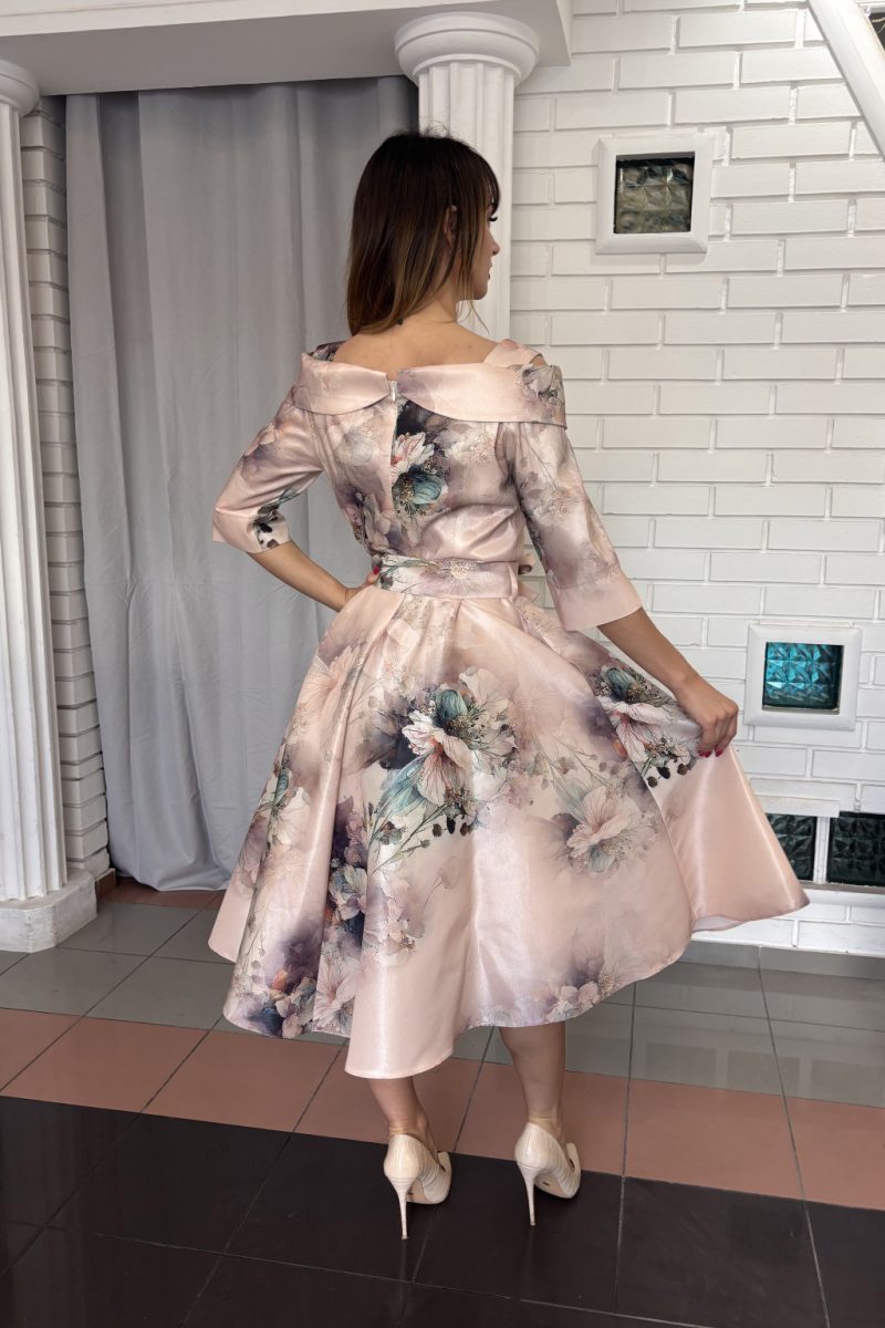 Adél masnis, virágmintás, A-vonalú ruha – púderrózsaszín