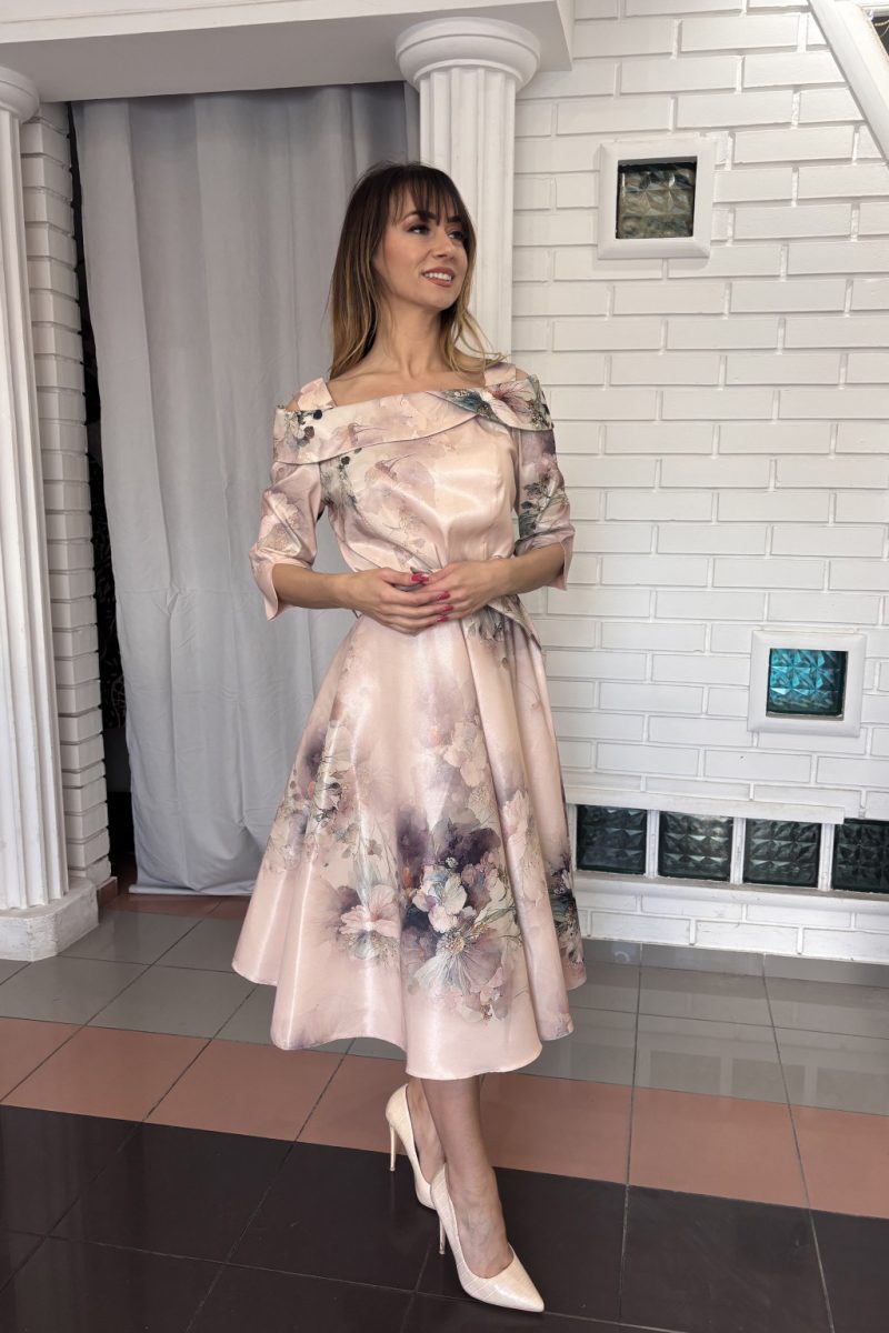 Adél masnis, virágmintás, A-vonalú ruha – púderrózsaszín