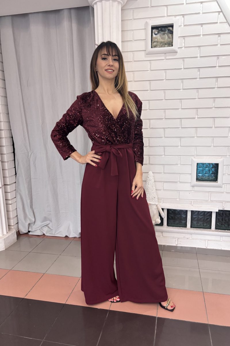 Burgundy Babe overál – bordó