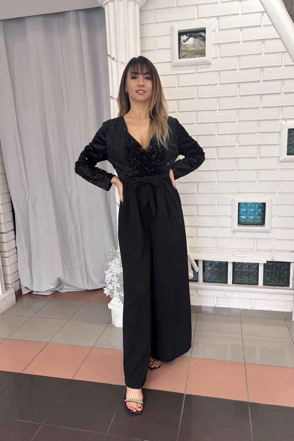 Black Siren overál – fekete