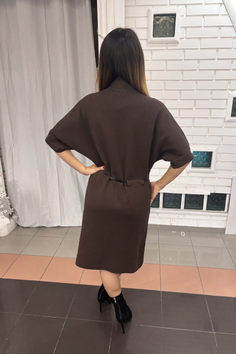 Bella ejtett ujjú midi ruha – barna