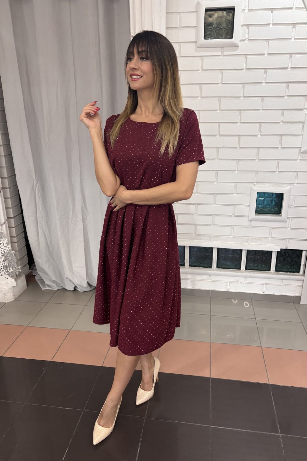 Emily köves pöttyös midi ruha – bordó