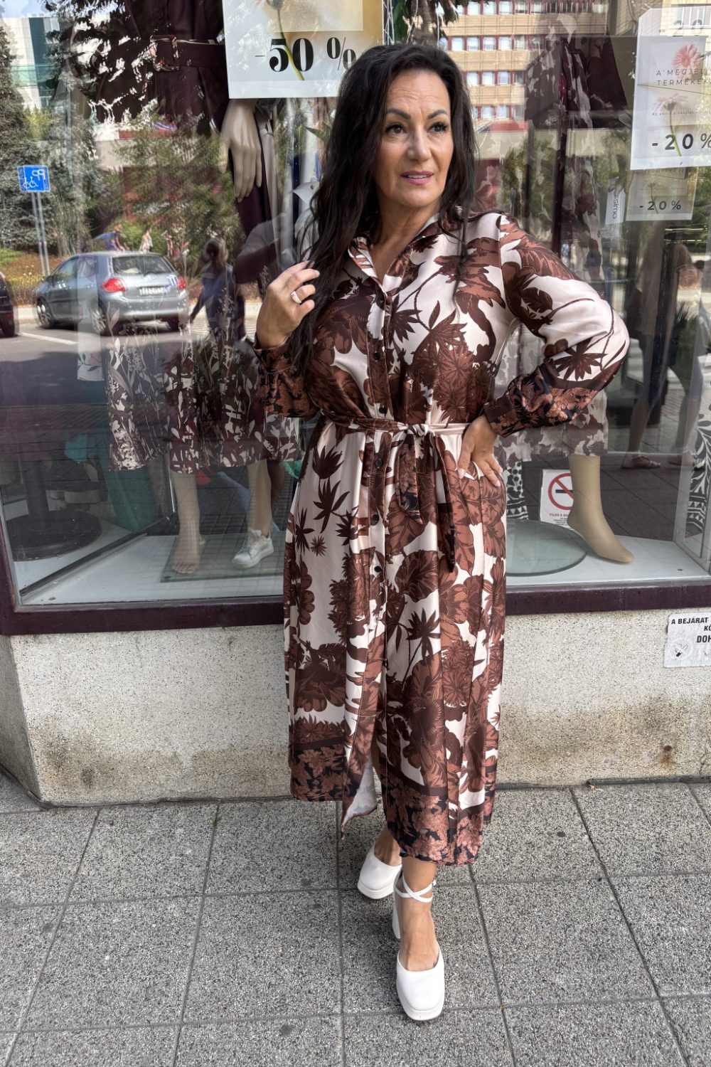 Greta gombos, megkötős maxi ruha – barna/bézs